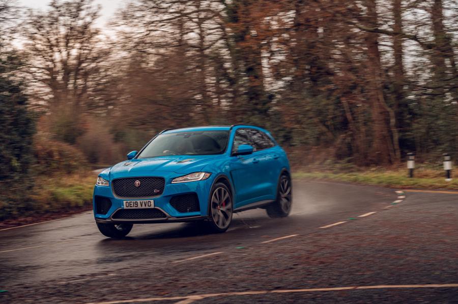  Jaguar F-Pace SVR 2019 года  (UK) (фото 16 из 17)
